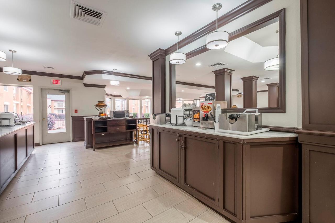 Red Roof Plus+ & West - Cedar Bluff 3* Knoxville