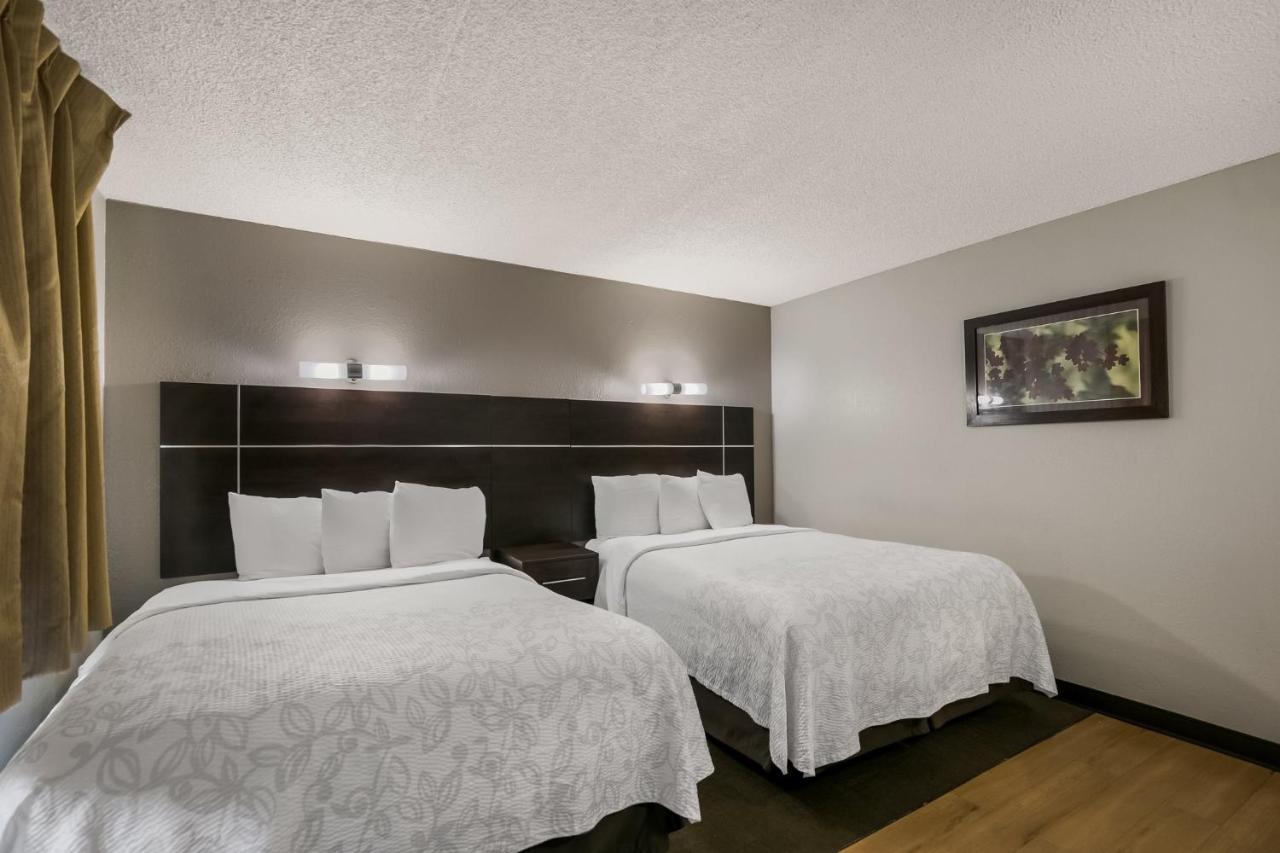 Red Roof Plus+ & West - Cedar Bluff 3* Knoxville